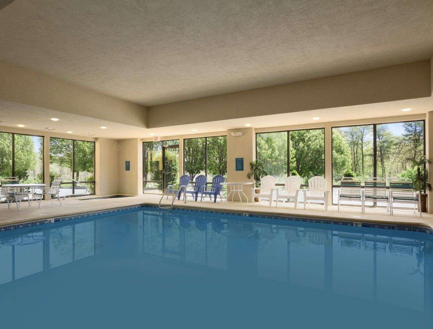 Baymont By Wyndham קרוסוויל מראה חיצוני תמונה